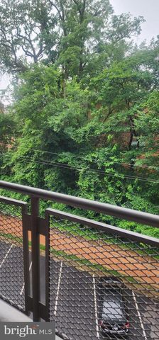 4390 LORCOM LN #512, Arlington, VA 22207