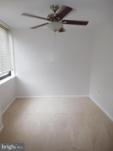 4390 LORCOM LN #512, Arlington, VA 22207