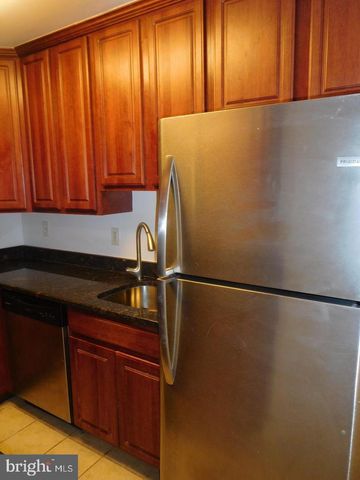 4390 LORCOM LN #512, Arlington, VA 22207