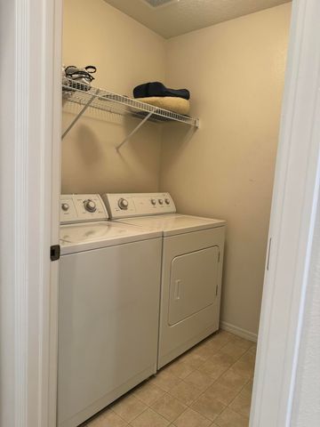 10300 Docena Place NW, Albuquerque, NM 87114