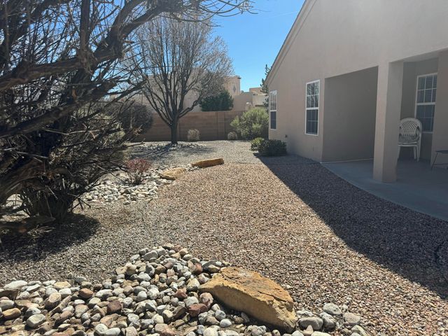 10300 Docena Place NW, Albuquerque, NM 87114