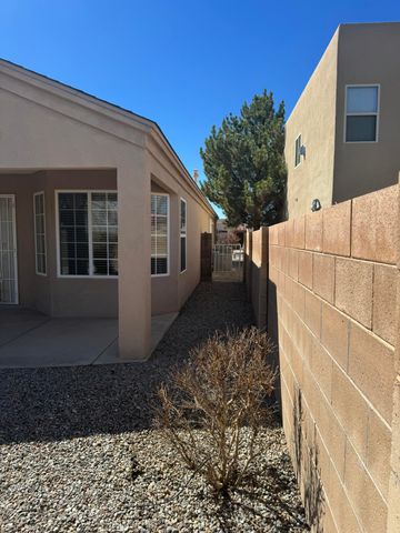 10300 Docena Place NW, Albuquerque, NM 87114