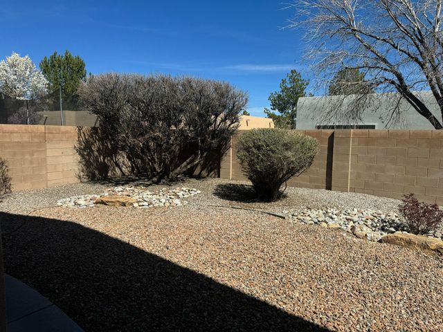 10300 Docena Place NW, Albuquerque, NM 87114