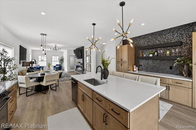 68 Pinecroft Lane, Howell, MI 48855