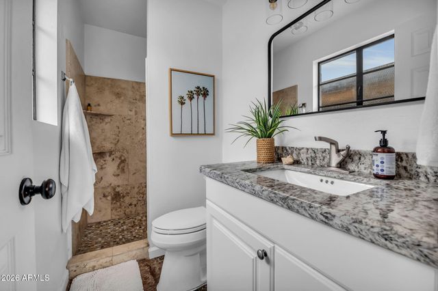 8335 E WELDON Avenue, Scottsdale, AZ 85251