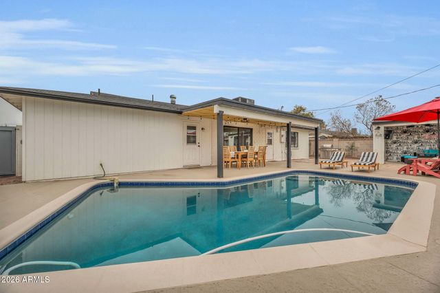 8335 E WELDON Avenue, Scottsdale, AZ 85251