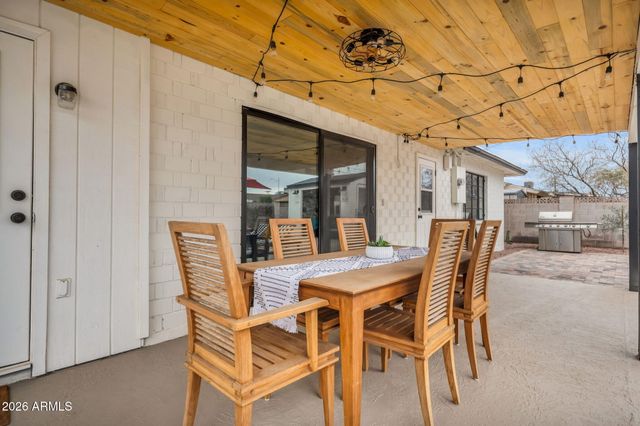 8335 E WELDON Avenue, Scottsdale, AZ 85251