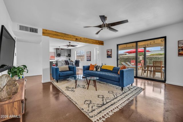 8335 E WELDON Avenue, Scottsdale, AZ 85251