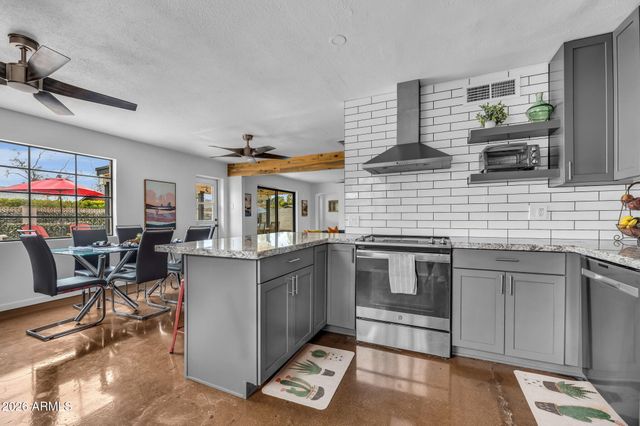 8335 E WELDON Avenue, Scottsdale, AZ 85251