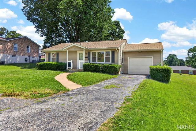 204 Sunshine Drive, Festus, MO 63028