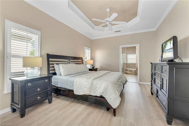 104 Glen Eagle CIR, Naples, FL 34104