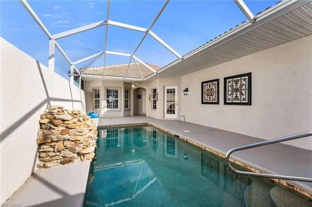 104 Glen Eagle CIR, Naples, FL 34104