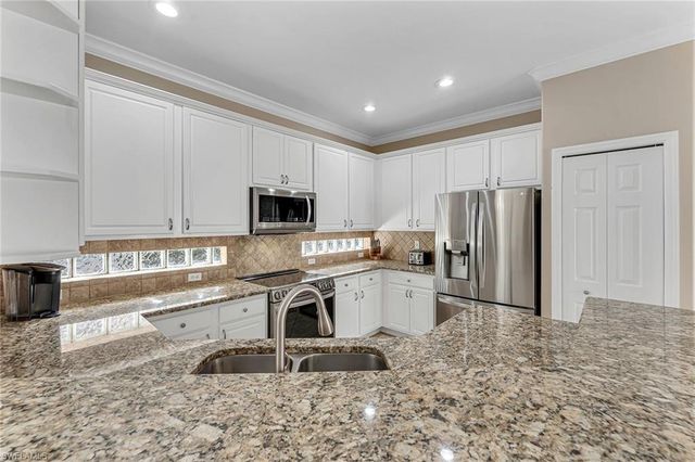 104 Glen Eagle CIR, Naples, FL 34104