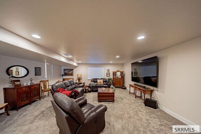1876 Warm Springs Road, Idaho Falls, ID 83402