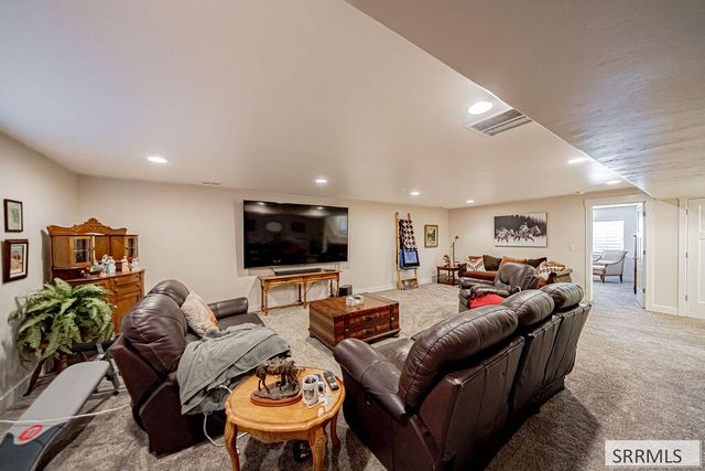 1876 Warm Springs Road, Idaho Falls, ID 83402