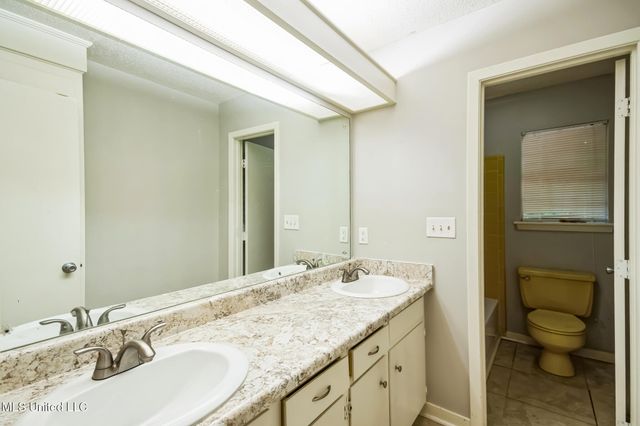 102 Friars Cove, Clinton, MS 39056