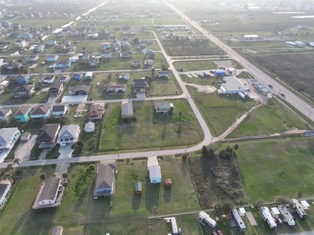 1354 Skyline Drive, Crystal Beach, TX 77650