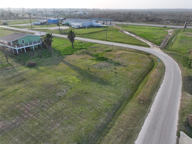 1354 Skyline Drive, Crystal Beach, TX 77650