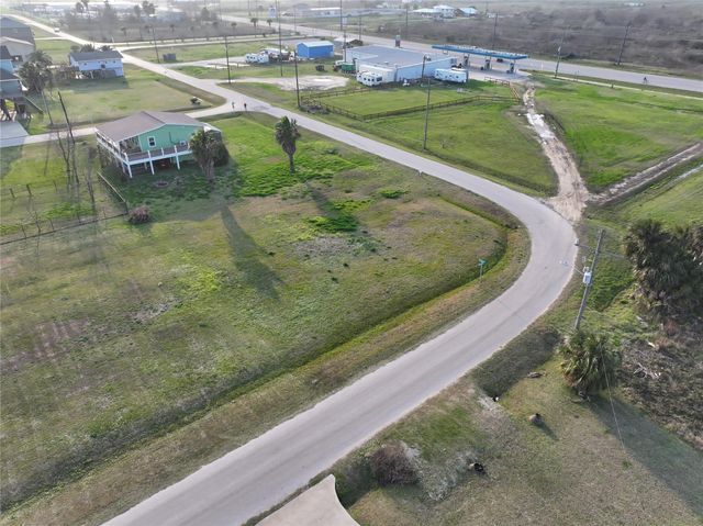 1354 Skyline Drive, Crystal Beach, TX 77650