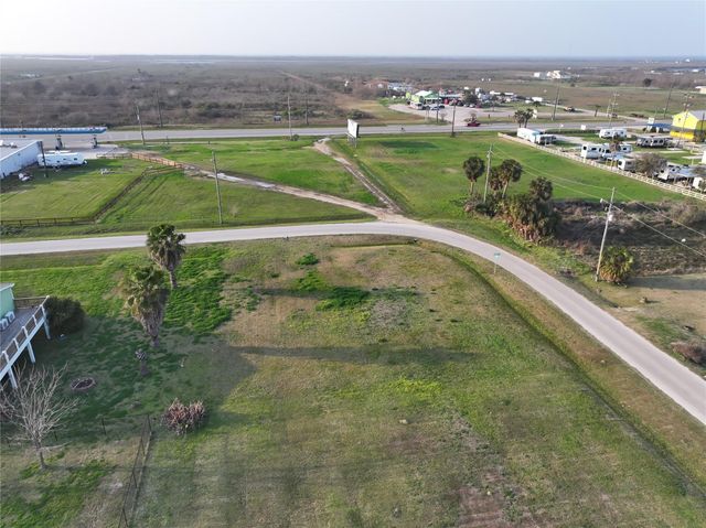 1354 Skyline Drive, Crystal Beach, TX 77650