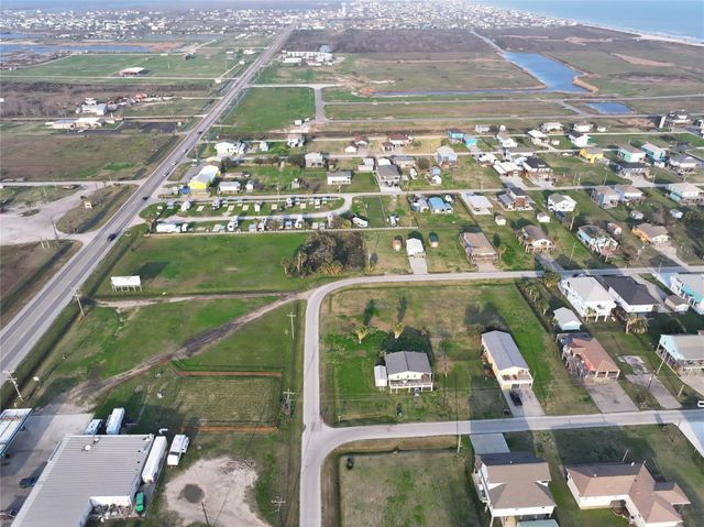 1354 Skyline Drive, Crystal Beach, TX 77650