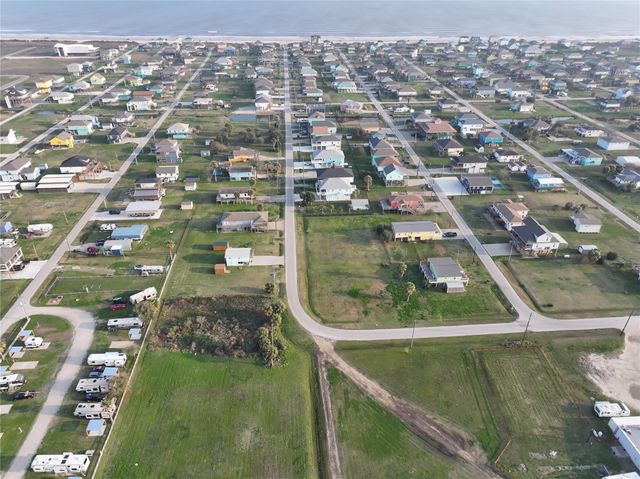 1354 Skyline Drive, Crystal Beach, TX 77650