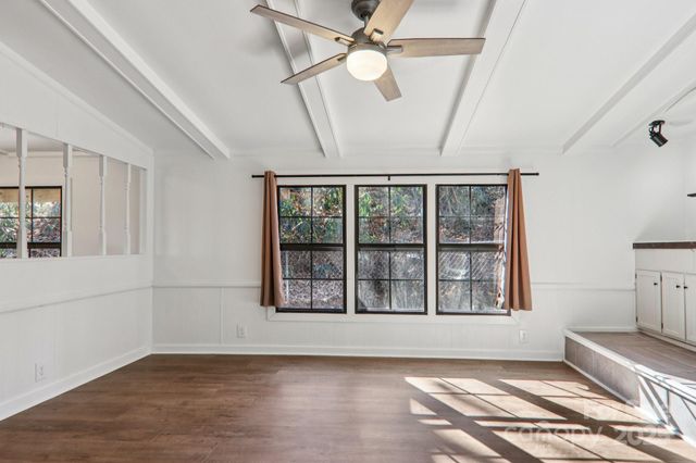 53 Woodscape Drive, Mills River, NC 28759