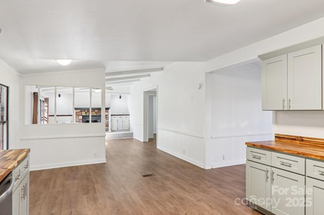 53 Woodscape Drive, Mills River, NC 28759