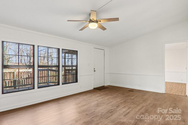 53 Woodscape Drive, Mills River, NC 28759