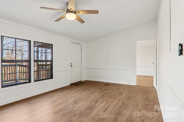 53 Woodscape Drive, Mills River, NC 28759