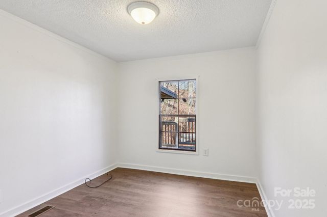 53 Woodscape Drive, Mills River, NC 28759