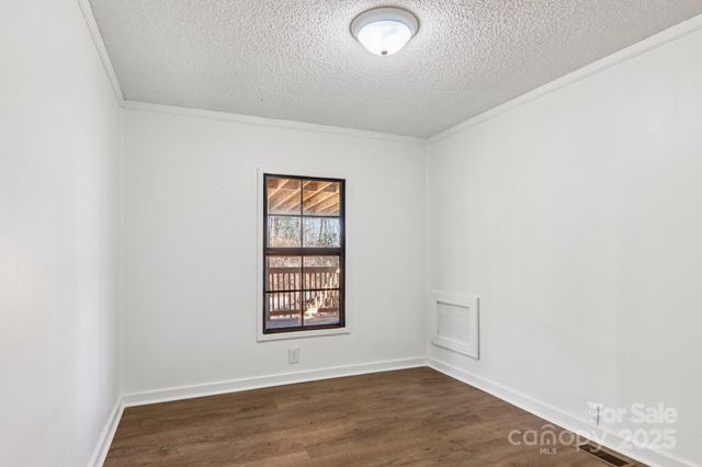 53 Woodscape Drive, Mills River, NC 28759