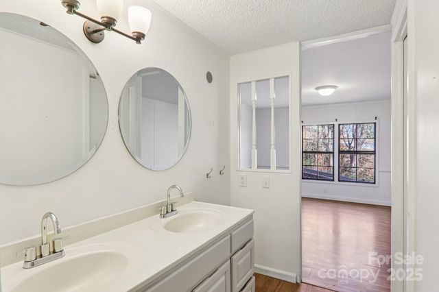 53 Woodscape Drive, Mills River, NC 28759