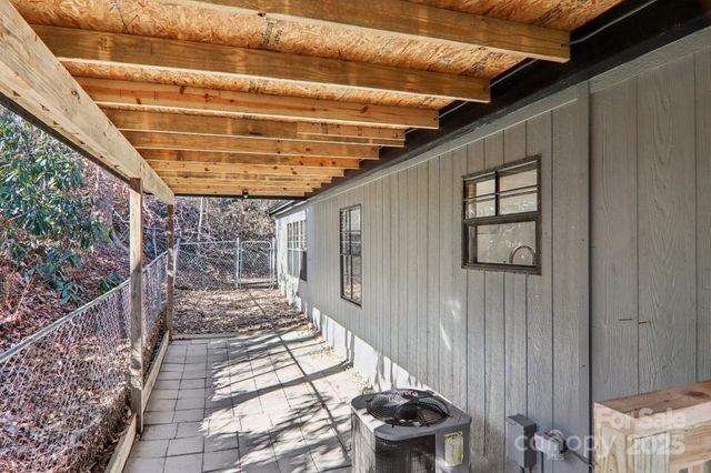 53 Woodscape Drive, Mills River, NC 28759