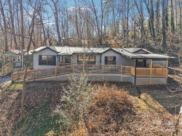53 Woodscape Drive, Mills River, NC 28759