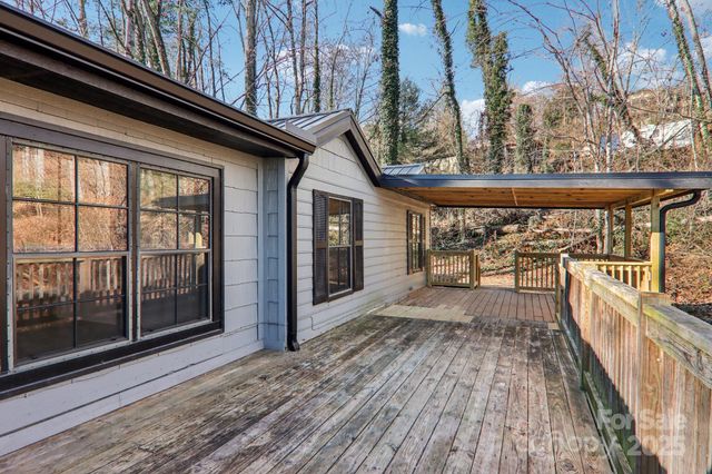 53 Woodscape Drive, Mills River, NC 28759