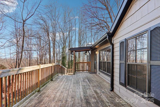 53 Woodscape Drive, Mills River, NC 28759