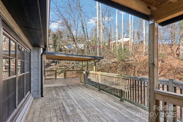 53 Woodscape Drive, Mills River, NC 28759