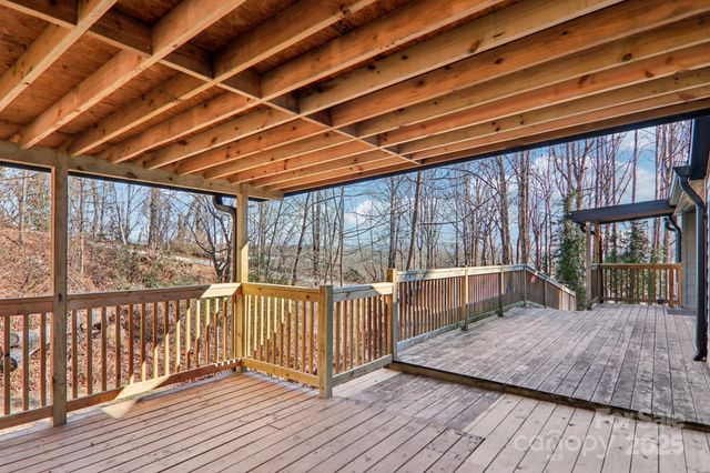53 Woodscape Drive, Mills River, NC 28759