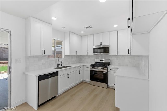 242 Kirk Avenue, Henderson, NV 89015