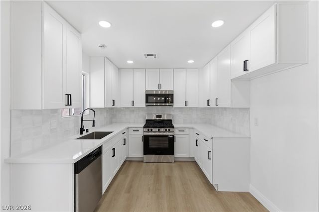 242 Kirk Avenue, Henderson, NV 89015