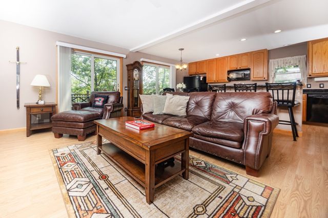 42 Lakeview Blvd, Plymouth, MA 02360