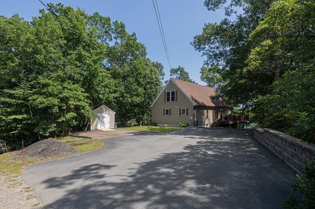 42 Lakeview Blvd, Plymouth, MA 02360
