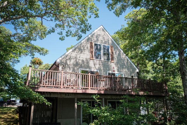42 Lakeview Blvd, Plymouth, MA 02360