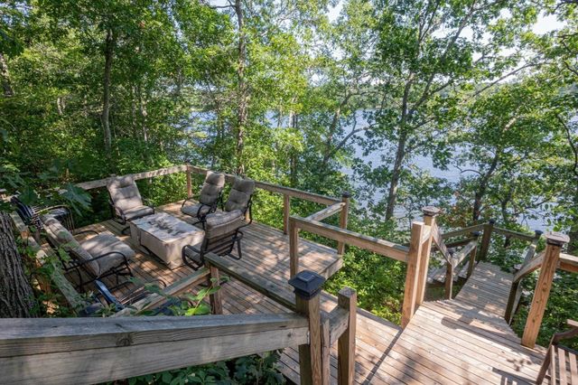 42 Lakeview Blvd, Plymouth, MA 02360