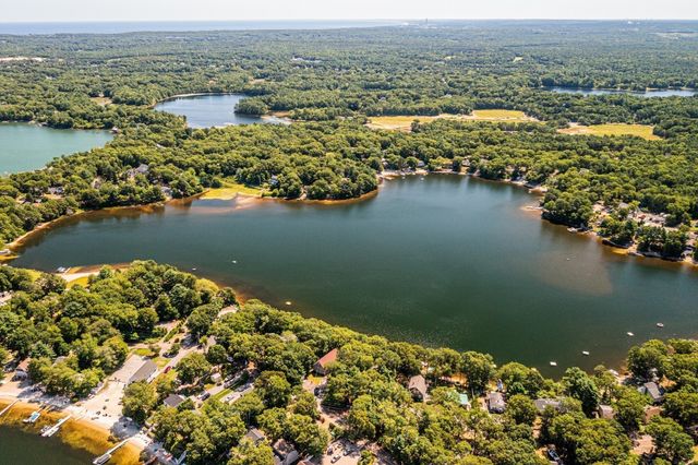 42 Lakeview Blvd, Plymouth, MA 02360