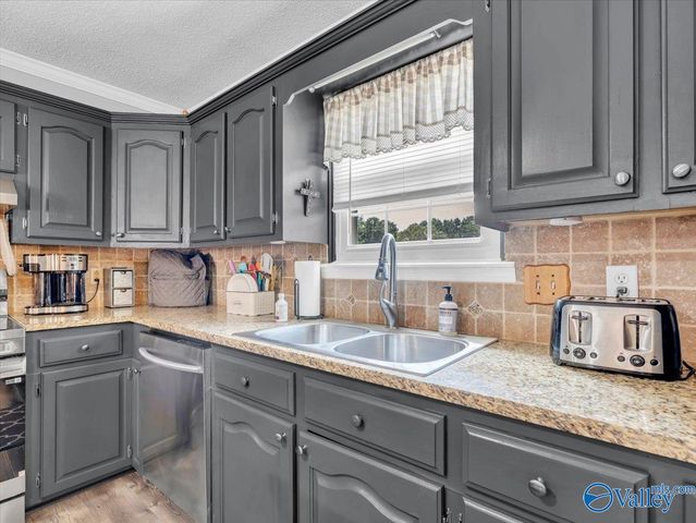 18692 Sulphur Creek Drive, Elkmont, AL 35620