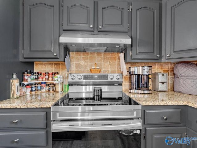 18692 Sulphur Creek Drive, Elkmont, AL 35620