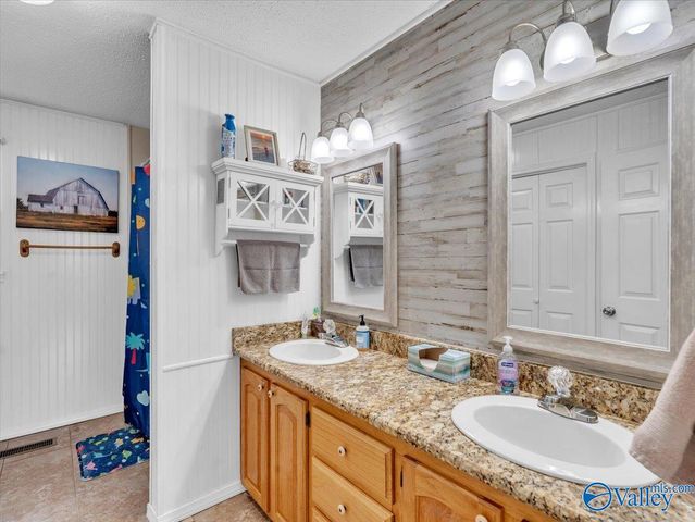 18692 Sulphur Creek Drive, Elkmont, AL 35620