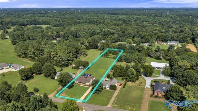 18692 Sulphur Creek Drive, Elkmont, AL 35620